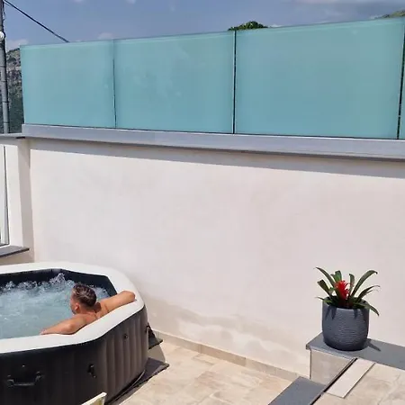 En Bedroom Blue Moon Piano di Sorrento
